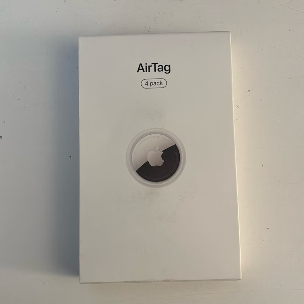 Apple AirTags (3/4)